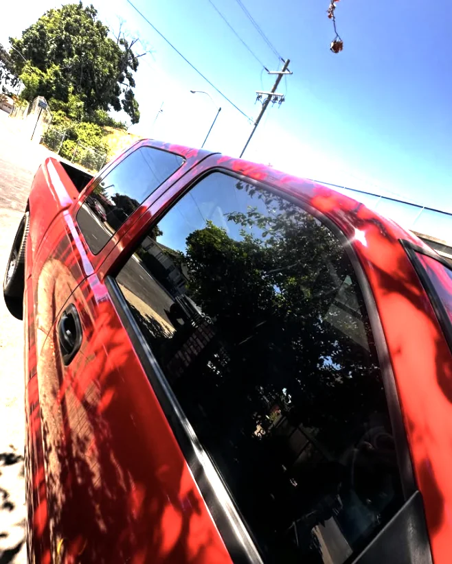 Freshly tinted windows with clean lines at 10itup